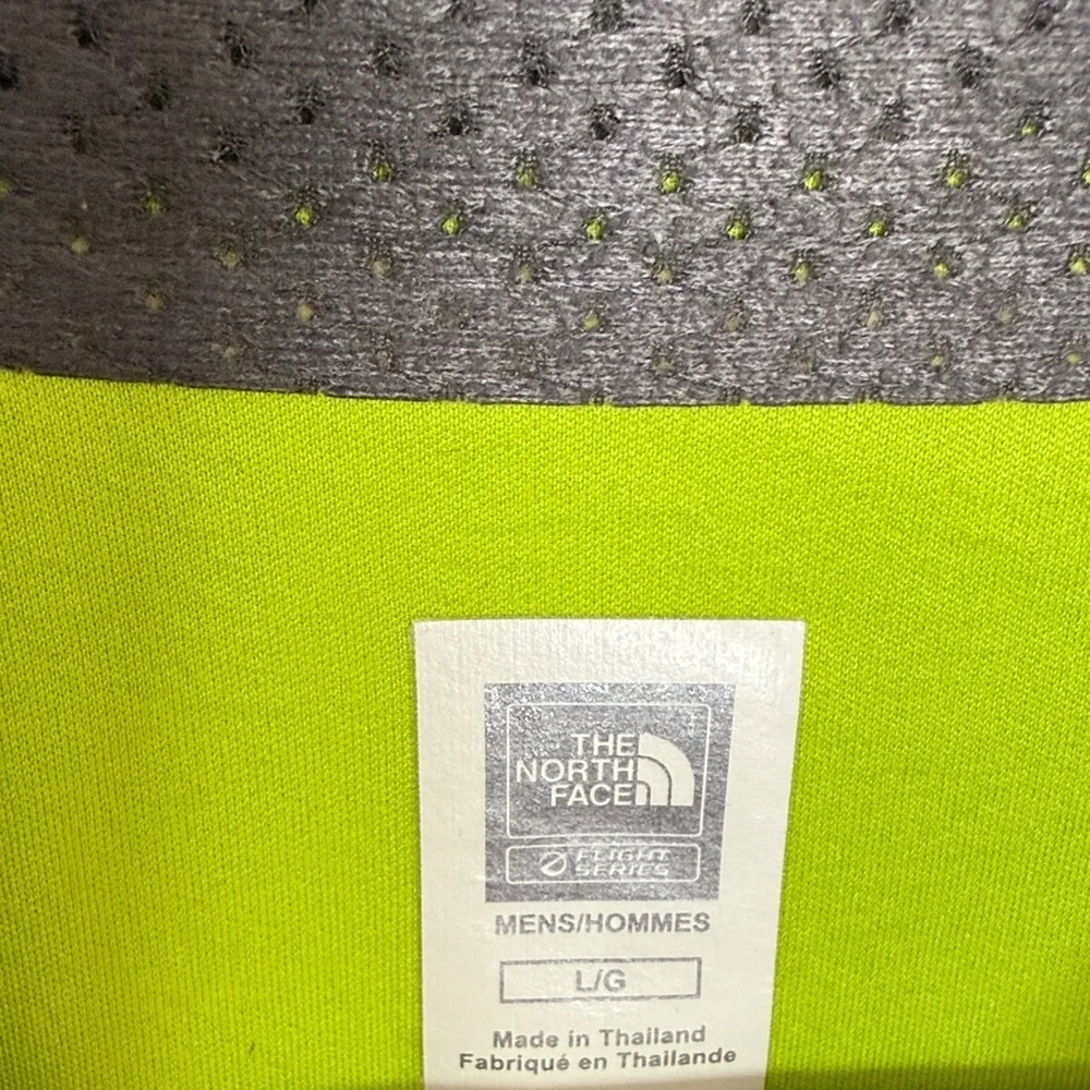 The North Face sz L Men's Dark Gray Performance Jacket running reflectors zip